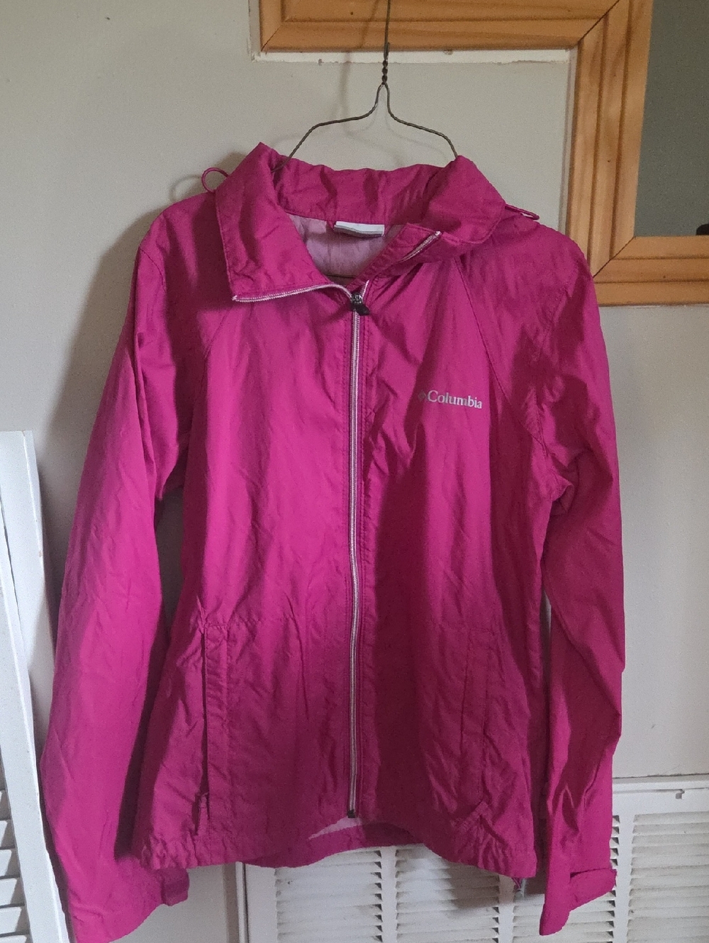 Columbia Women's Pink Lightweight XS Hooded Windbreaker Jacket